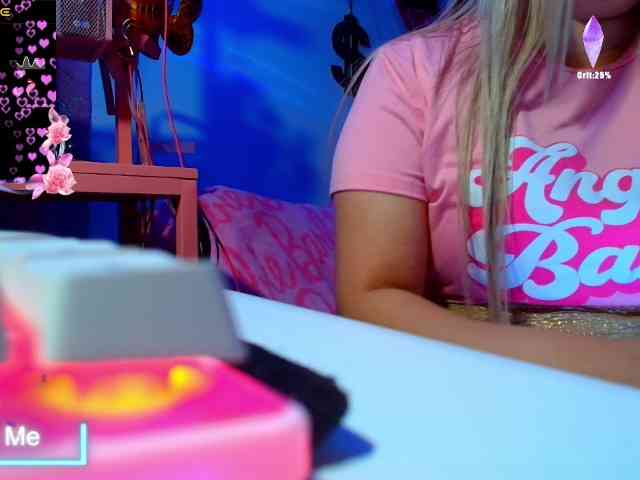 GODDESSKIKIDOLL webcam