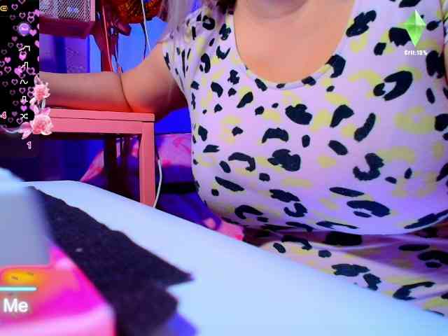 GODDESSKIKIDOLL webcam