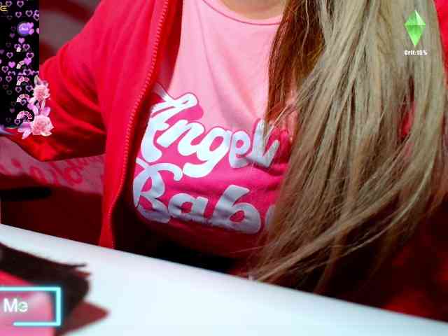 GODDESSKIKIDOLL webcam