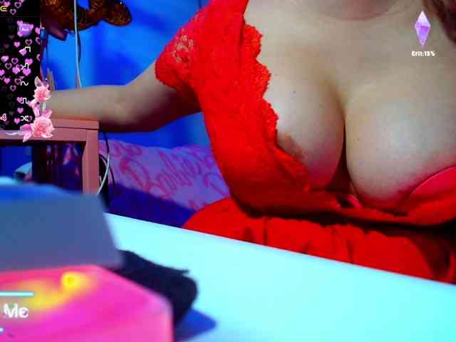 GODDESSKIKIDOLL webcam