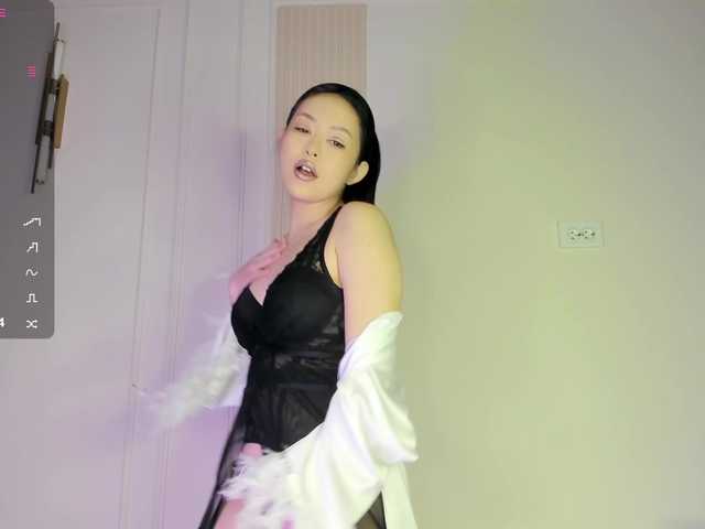 s00nie's BongaCams show and profile