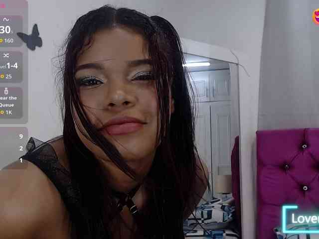 Shantall-Russo webcam