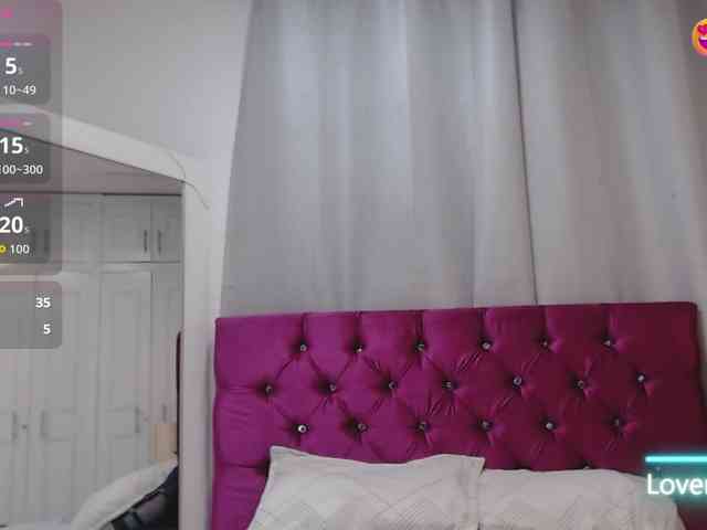 Shantall-Russo webcam