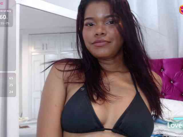 Shantall-Russo webcam