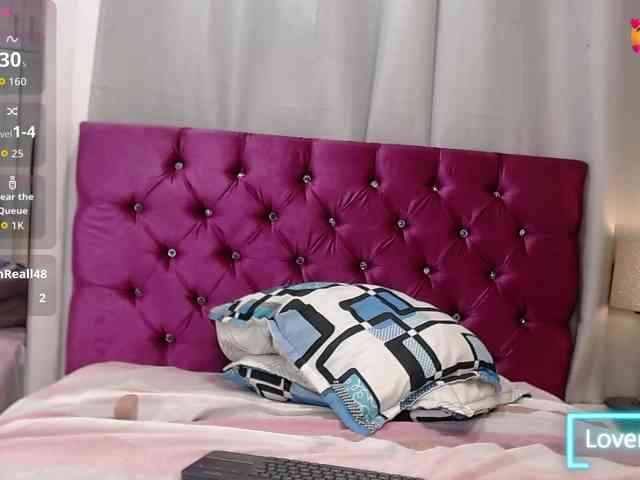 Shantall-Russo webcam