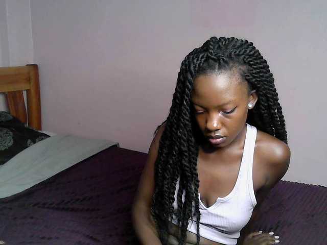 Dirtymaggy's BongaCams show and profile