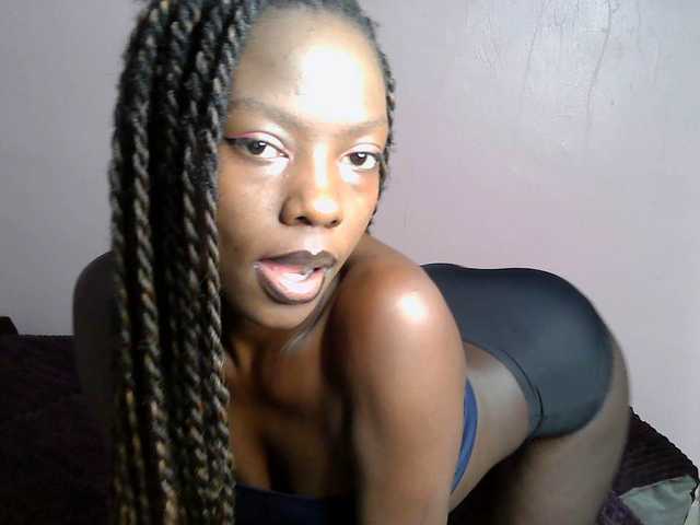 Dirtymaggy's BongaCams show and profile