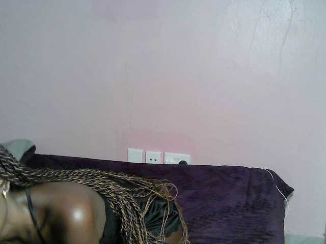 Dirtymaggy from BongaCams