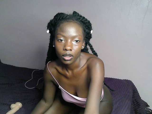 Dirtymaggy live cam profile