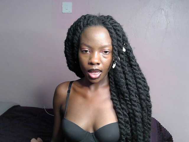 Dirtymaggy live cam profile