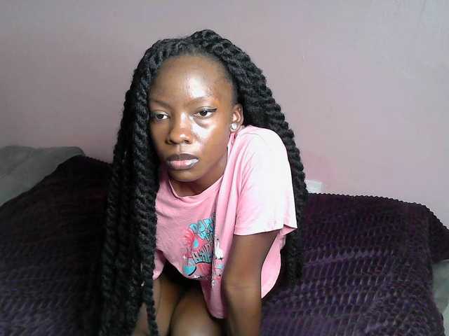 Dirtymaggy's BongaCams show and profile