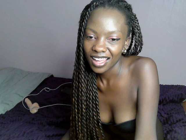 Dirtymaggy's BongaCams show and profile