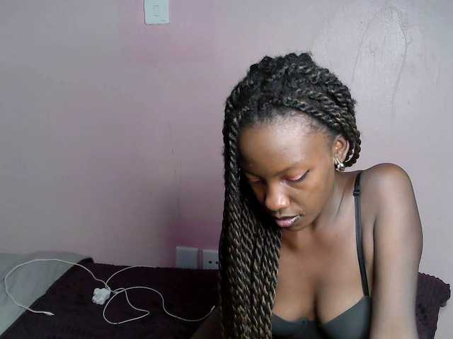 Dirtymaggy's BongaCams show and profile