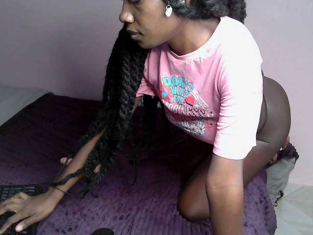 Dirtymaggy's BongaCams show and profile