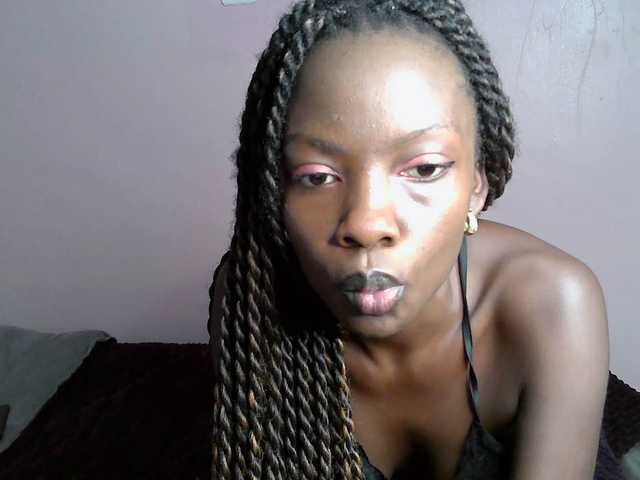 Dirtymaggy's BongaCams show and profile