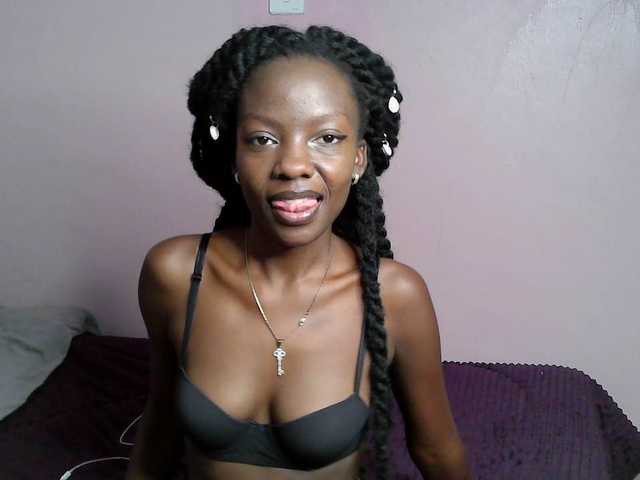 Dirtymaggy's BongaCams show and profile