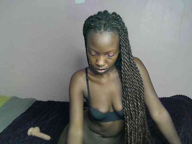 Dirtymaggy Live Webcam on BongaCams