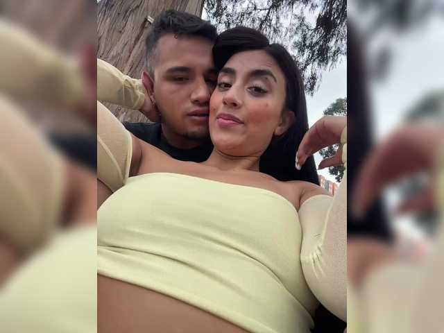 wanda-and-cosmo's BongaCams show and profile