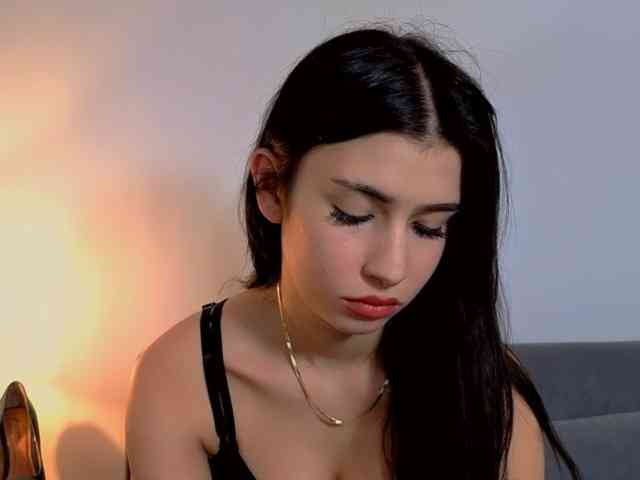 HesterStunning webcam