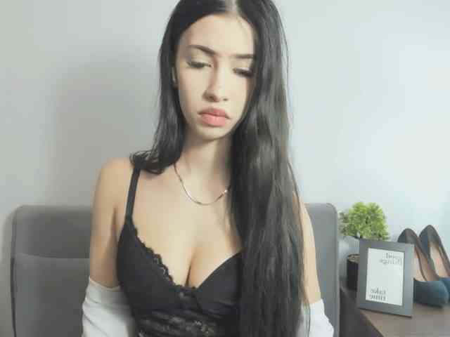 HesterStunning webcam