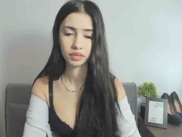 HesterStunning webcam