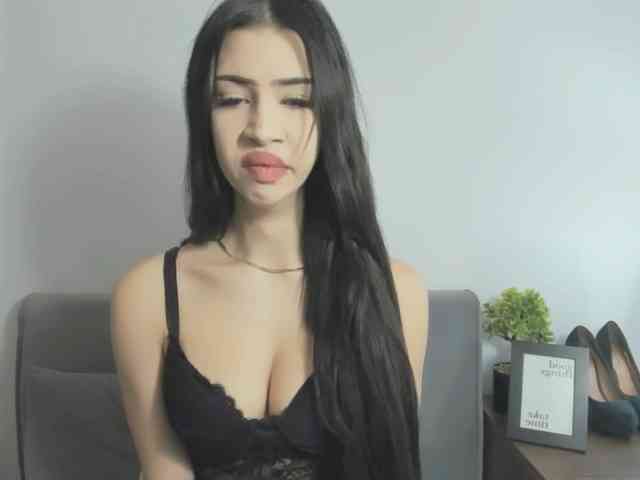 HesterStunning webcam