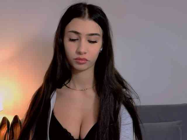 HesterStunning webcam