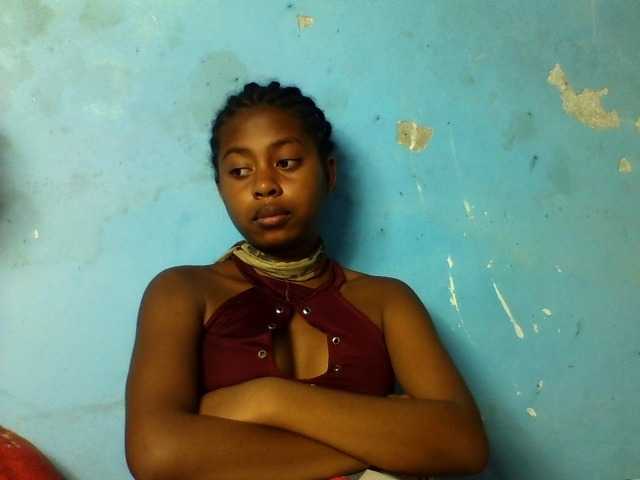 mmelodie vous attend pour discuter, flirter et plus sur bongacams