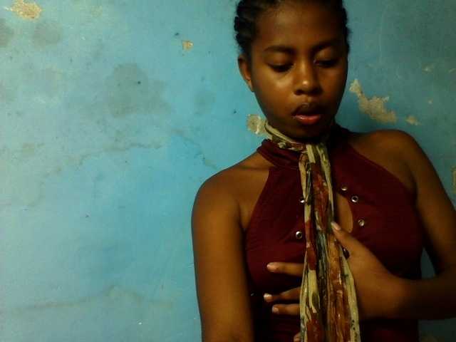 mmelodie Live Cam on BongaCams