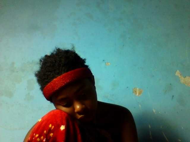 mmelodie, une amatrice française avec qui discuter et avoir du sexe