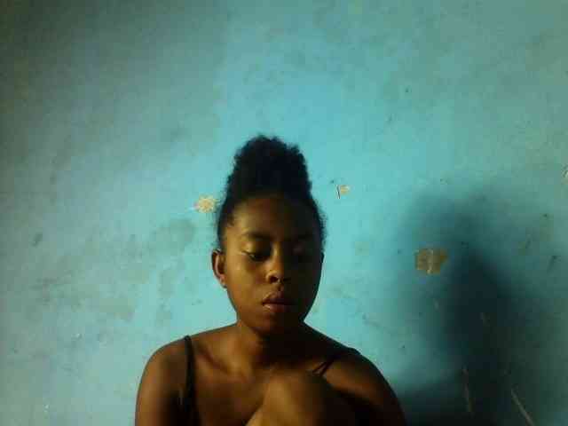 mmelodie Live Webcam on BongaCams