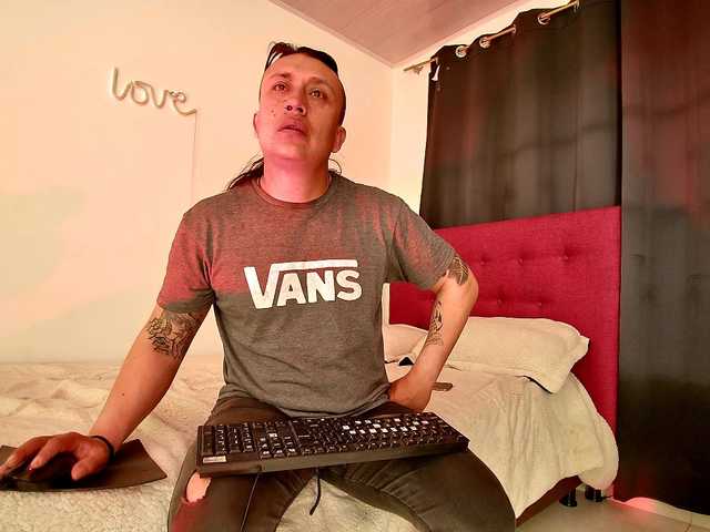 ZOEYJUAN-95 — Freechat on BongaCams