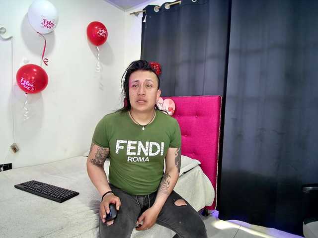 ZOEYJUAN-95's BongaCams show and profile