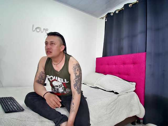 ZOEYJUAN-95's BongaCams show and profile