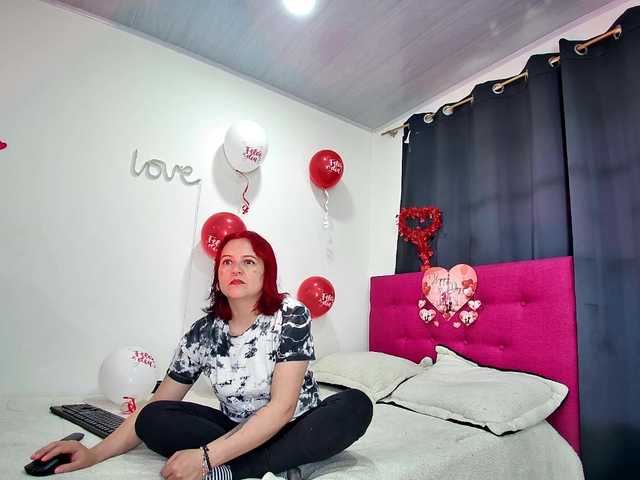 ZOEYJUAN-95's BongaCams show and profile