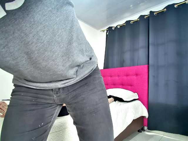 ZOEYJUAN-95's BongaCams show and profile