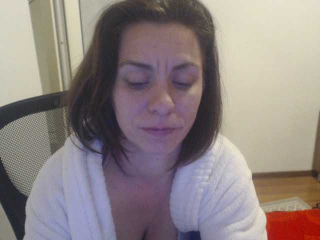 SweetAdela's BongaCams show and profile