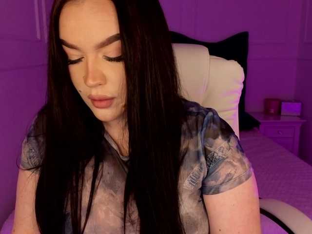 tinafox's BongaCams show and profile