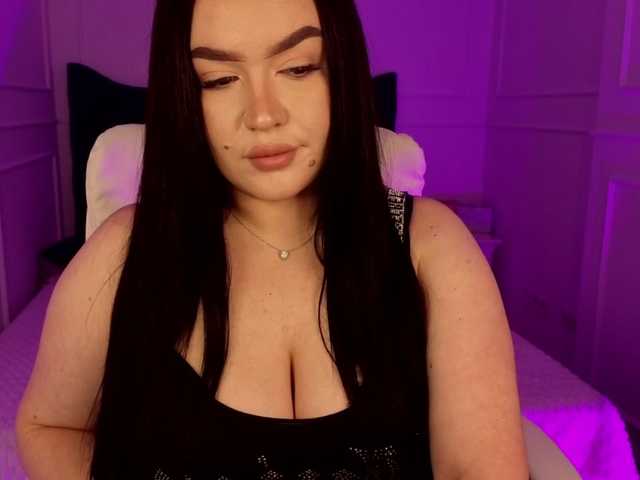 tinafox's BongaCams show and profile