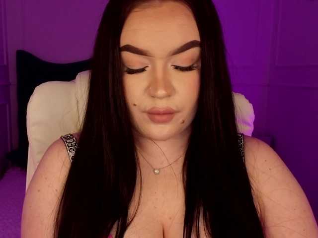 tinafox's BongaCams show and profile