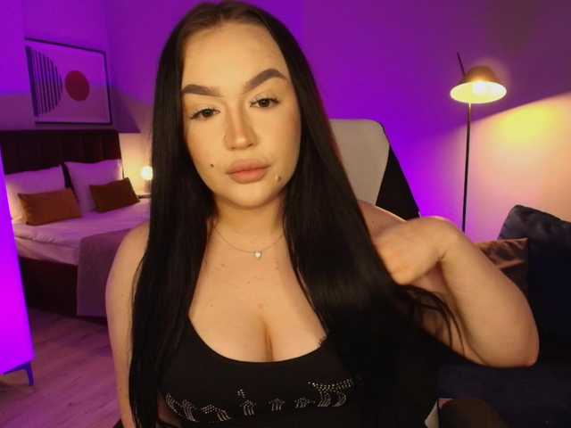 tinafox's BongaCams show and profile