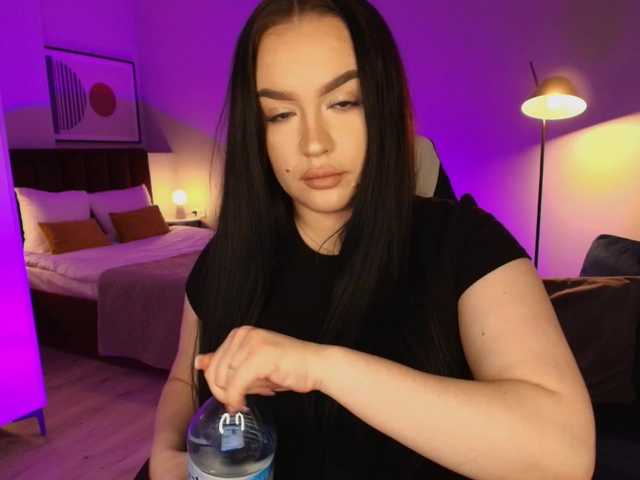 tinafox's BongaCams show and profile