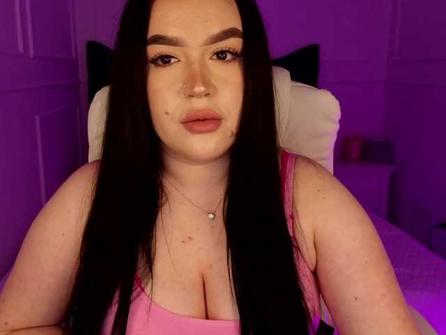 tinafox's BongaCams show and profile