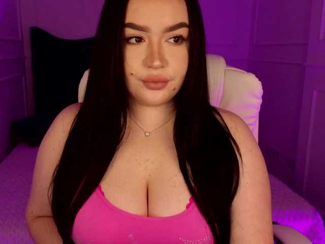 tinafox's BongaCams show and profile