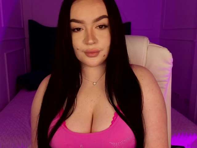 tinafox's BongaCams show and profile