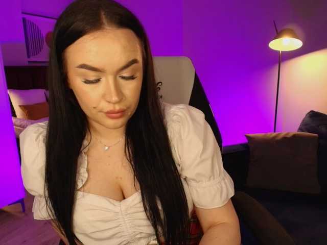 tinafox's BongaCams show and profile