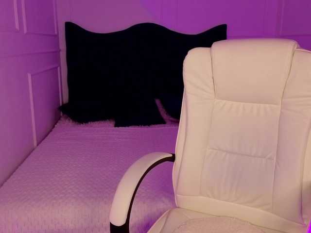 tinafox's BongaCams show and profile