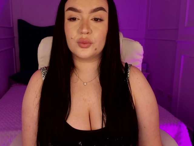 tinafox's BongaCams show and profile