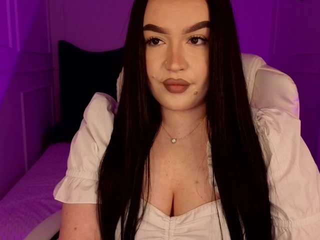 tinafox's BongaCams show and profile