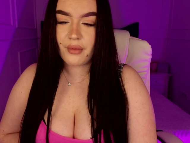 tinafox's BongaCams show and profile